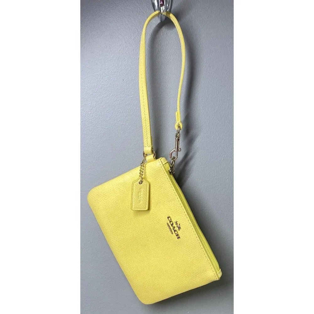 Coach‎ Womens Corner Zip Wristlet in Bright Yellow Wallet Leather 4.5x6